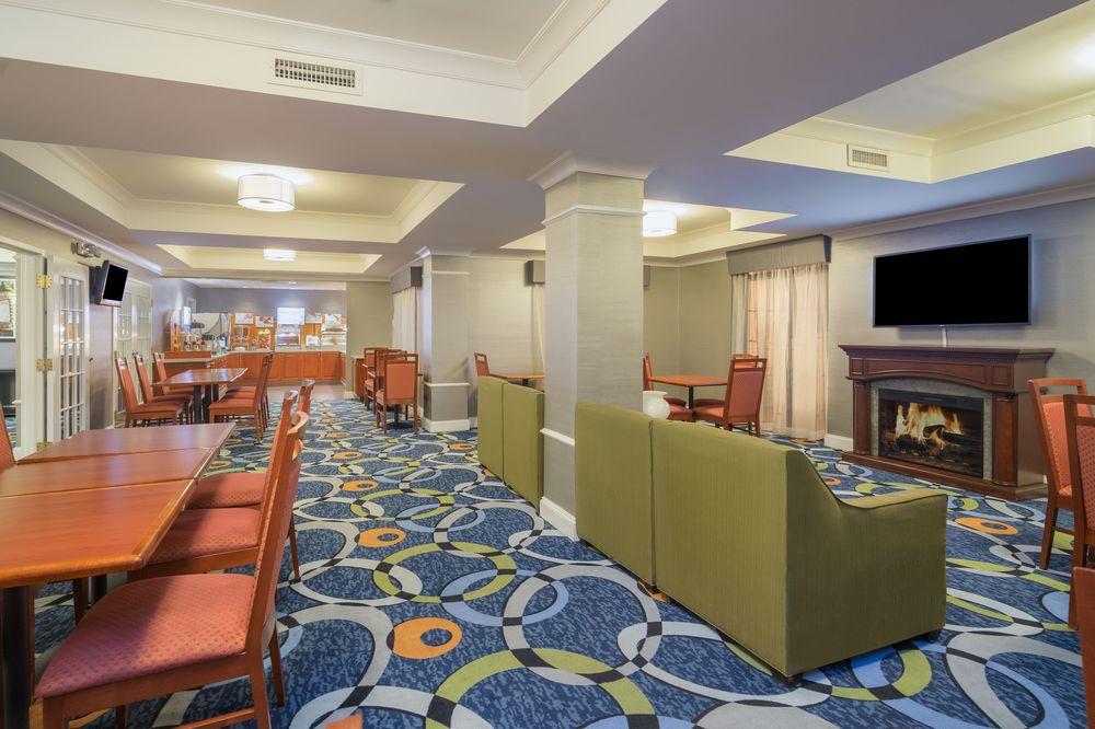Holiday Inn Express Hotel & Suites Easton By Ihg Ngoại thất bức ảnh
