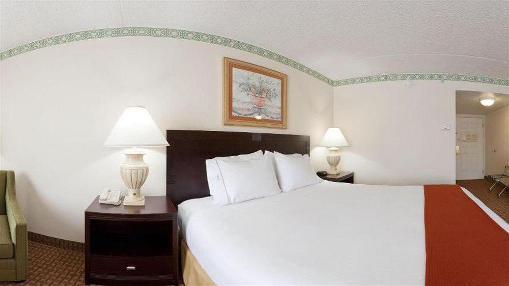 Holiday Inn Express Hotel & Suites Easton By Ihg Ngoại thất bức ảnh