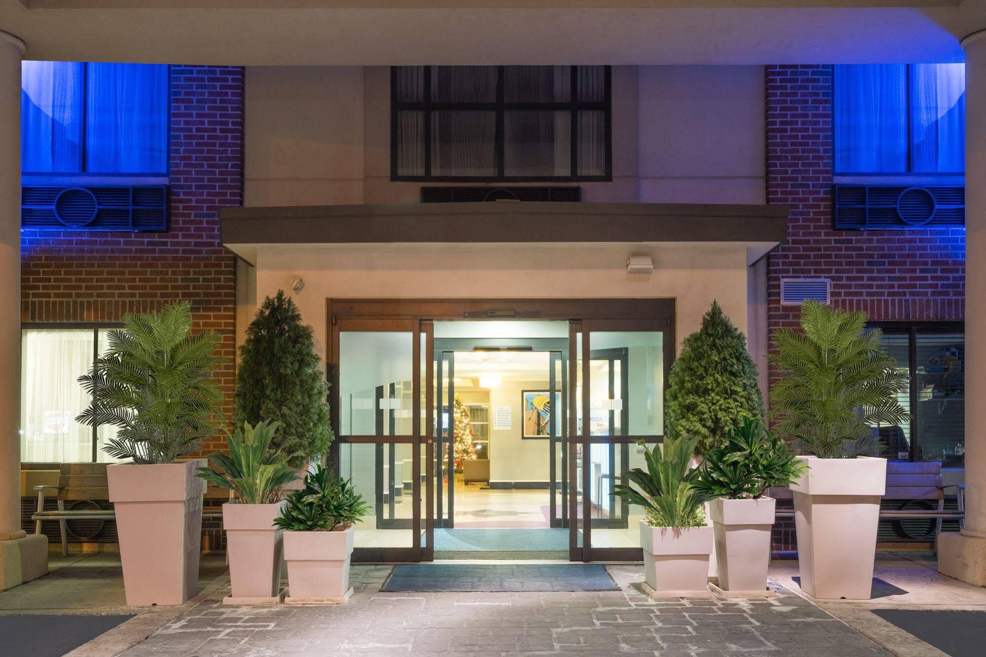 Holiday Inn Express Hotel & Suites Easton By Ihg Ngoại thất bức ảnh